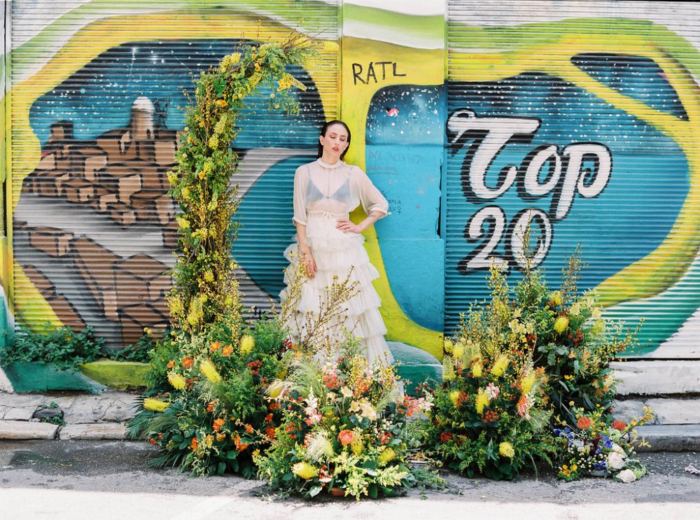 bride and backdrop in the city