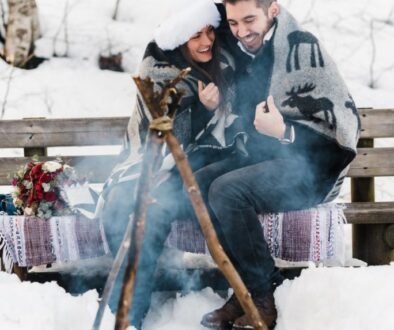 Discover 5 compelling reasons to plan your proposal for the holiday season, and create a magical, unforgettable moment with these expert tips.