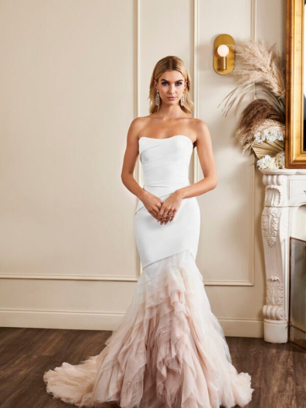 If you're a fan of Sex And The City, you will definitely want to see this new Kelly Faetanini Bradshaw Bridal Collection!