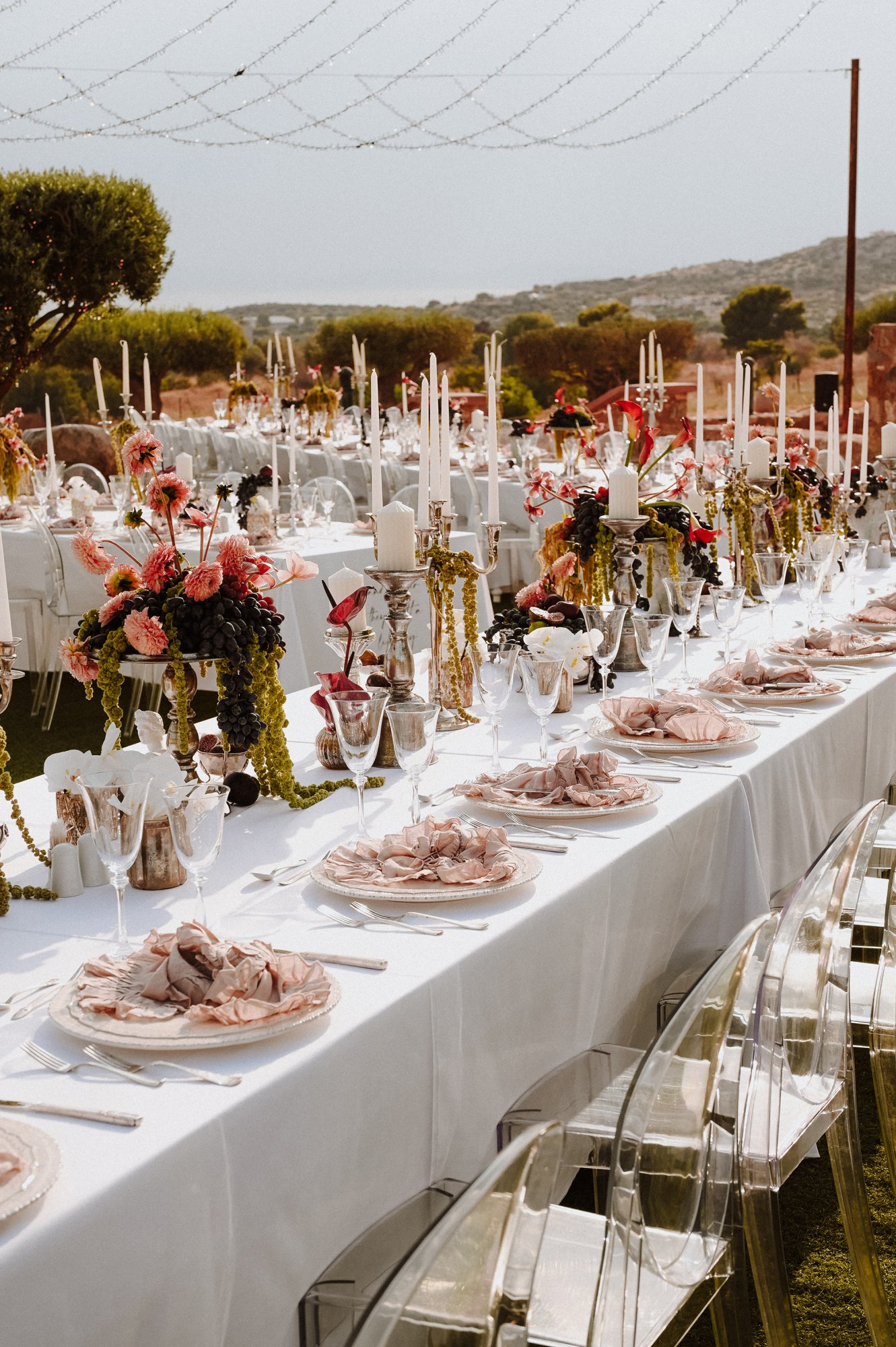 Picture of lush table setup at the Athenian Manor Estate 