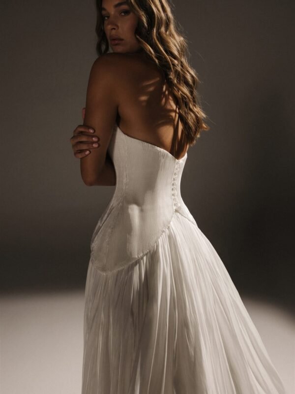 Hera Couture - Serene Echos