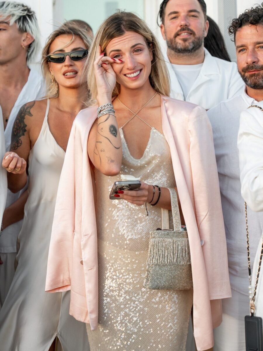 Unique Ways To Entertain Your Wedding Guests