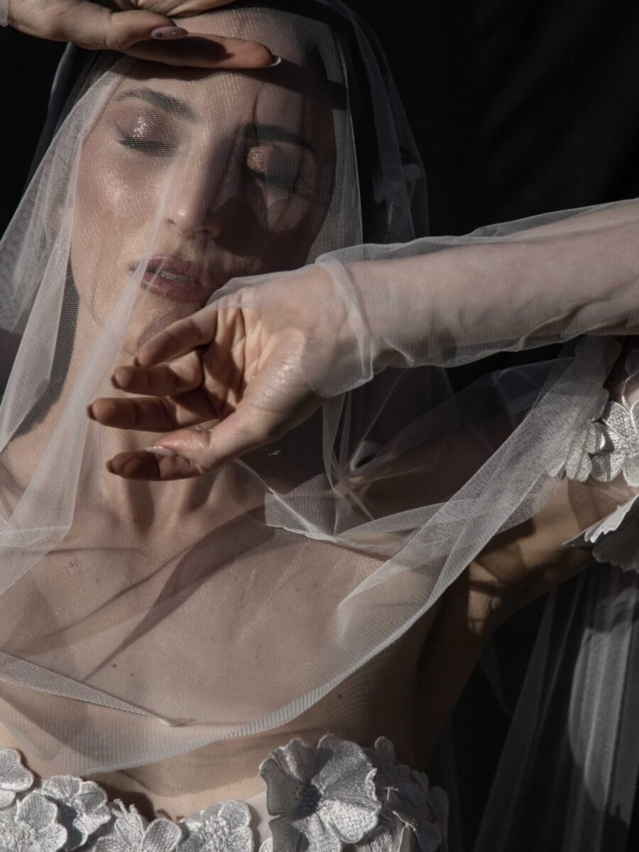 How To Style a Breezy Greek Island Bridal Look